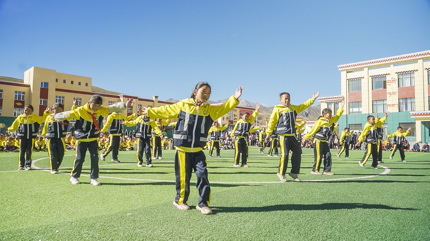 囊谦县小学最新动态报道